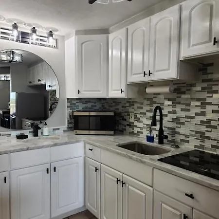 Modern Beach Condo-Daytona Beach